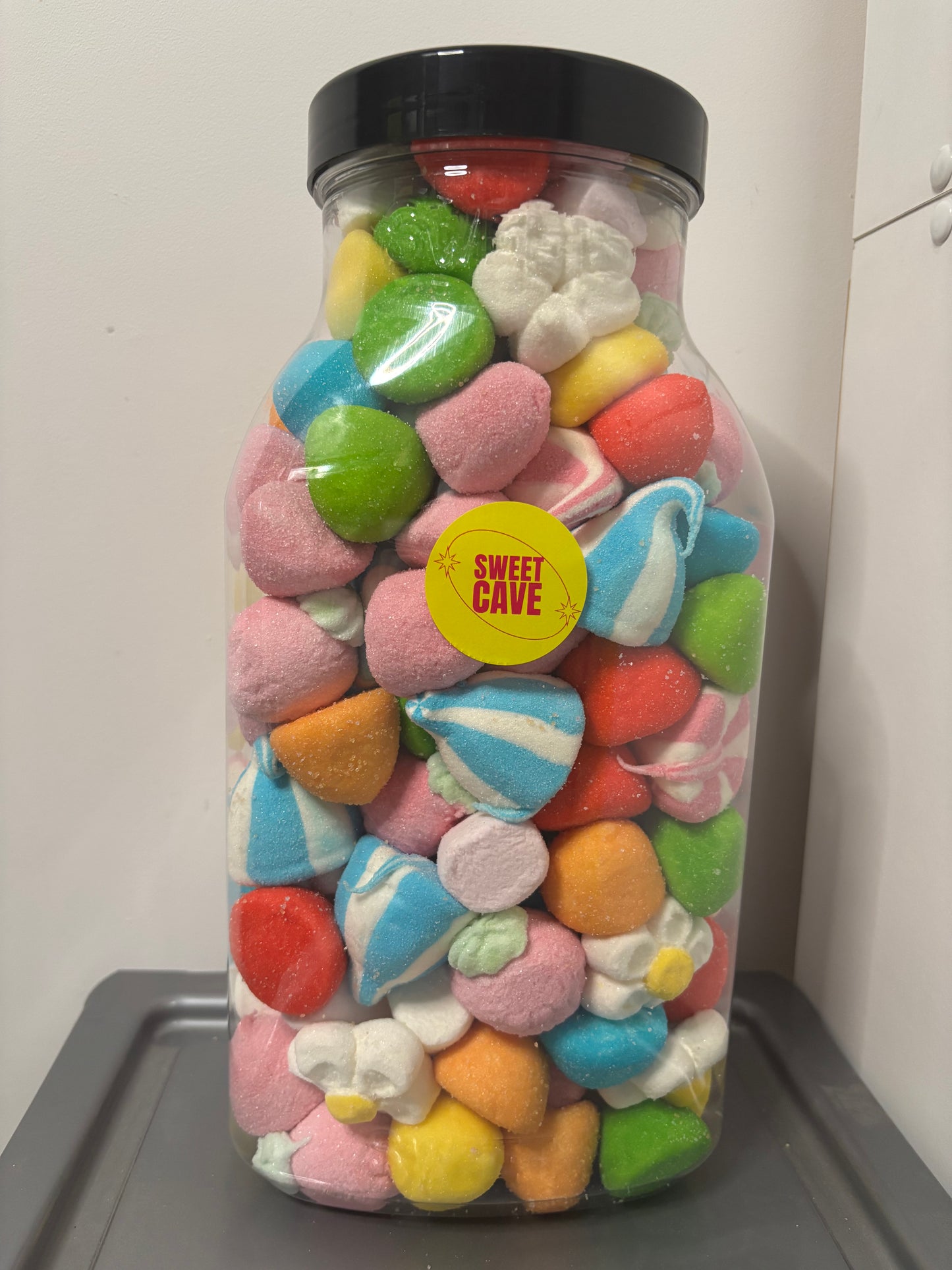 4.5l jar of mixed marshmallows